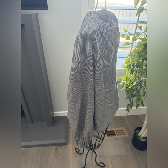 Women’s Gap blouse size medium - Picture 4 of 7